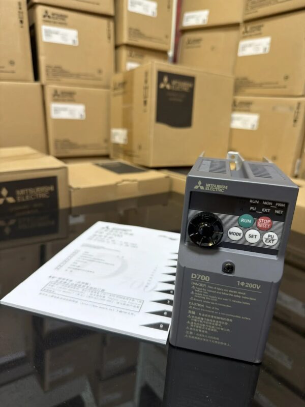 Mitsubishi Electric FR-D720S-014SC-ES (FR-D720S-02K-cht) - фото Mitsubishi Electric FR-D720S-014SC-ES (FR-D720S-02K-cht) - фото